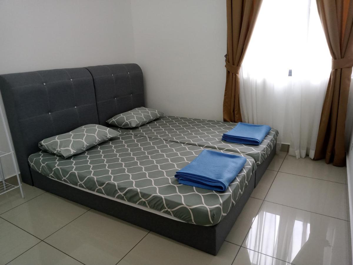 Fz Almyra Homestay Kajang Exterior foto